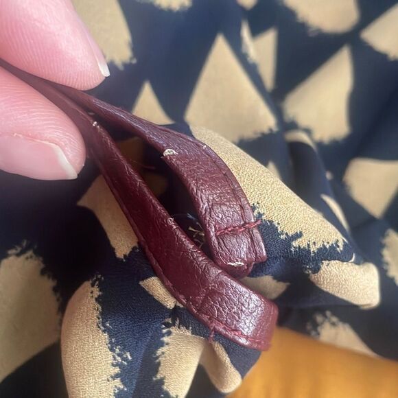 THML Abstract Geometric Printed Faux Leather Trim Blouse L - Picture 4 of 8